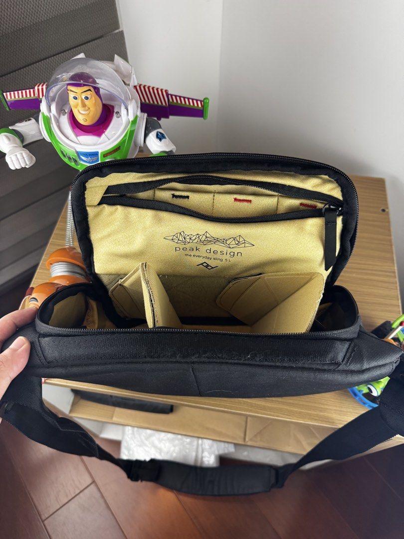 PeakDesign EveryDay Sling 5L (Category: Camera Bags & Carriers) located in Davao. Submitted by fendertroy (Listing ID 1446501677, Image 2). Description: .