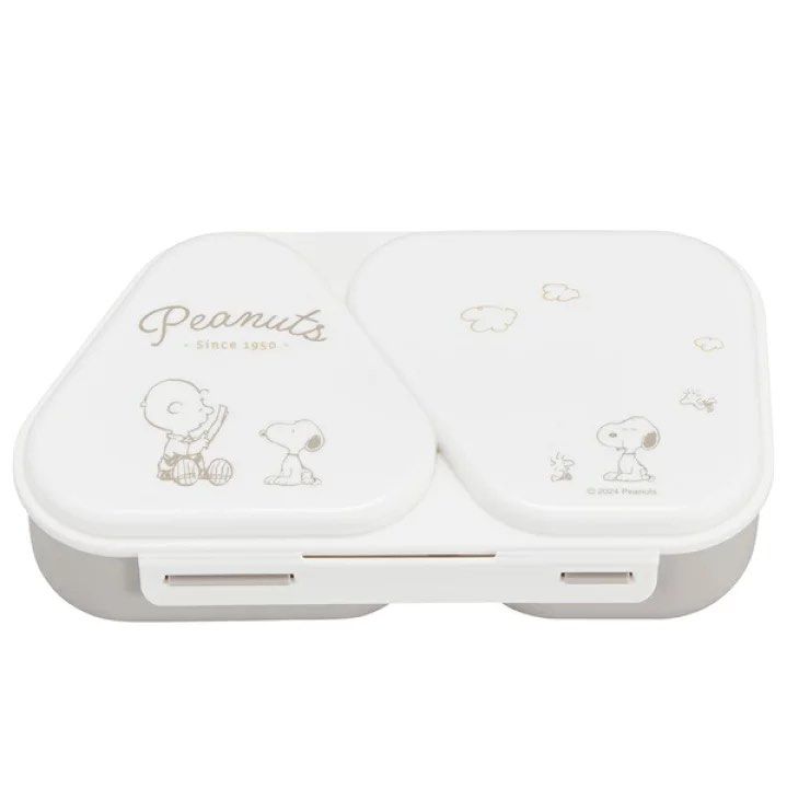 PEANUTS SNOOPY FOOD STORAGE LUNCH BOX (Category: Food Organization & Storage) located in Quezon City. Submitted by kitsune.treasures (Listing ID 1446353981, Image 3). Description: *First to pay policy! *1 day reservation only. Failure to pay on time, auto cancel. 📍Quezon City * MOD: J&T | Lalamove * MOP: GCASH | BPI 📦ON HAND AND READY TO SHIP CONDITION: WHAT YOU SEE IS WHAT YOU GET. Dimensions: Kindly check the photos for the actual measurement