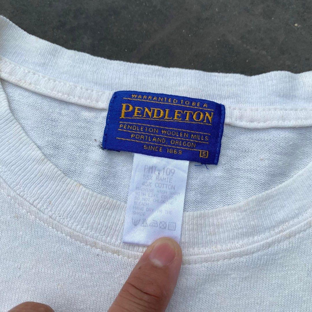 Pendleton (Category: Tshirts & Polo Shirts) located in Kota Bharu. Submitted by dhirrow.store (Listing ID 1446491261, Image 3). Description: - Pendleton - 18x25 - ada lubang - bebas kotor - 8/10 cun.