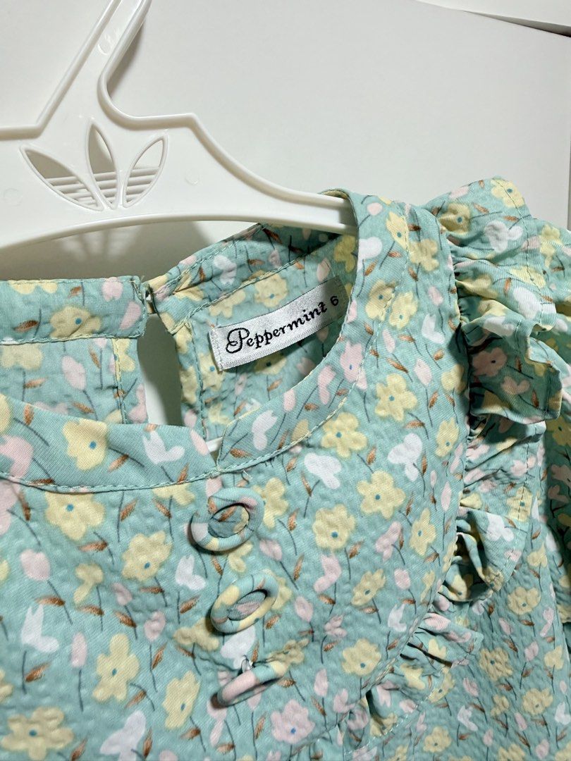 Peppermint Floral Puff Sleeve (Category: Babies & Kids Fashion) located in Pasig City. Submitted by decluttery8 (Listing ID 1446524559, Image 2). Description: Size 6 Once used only.