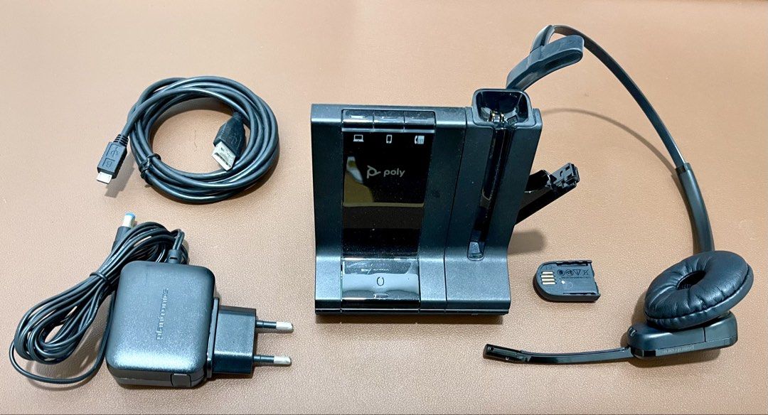 Poly Wireless Headset System497600137675427841