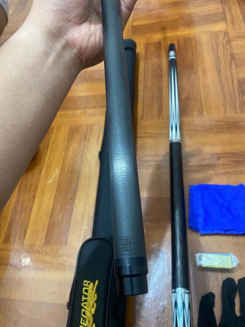 Predator Pool Cue with Case and Accessories (Category: Billiards and Bowling) located in Paranaque City. Submitted by andreirret68293 (Listing ID 1446532083, Image 2). Description: PEARL EMPIRE CUE FULL CARBON -Conical Taper -Pearl empire butt -lizard skin grip -mezz ferulle -Rainbow tip -19OZ INCLUSIONS HARD CASE,TISA,GLOVES,TOWEL.