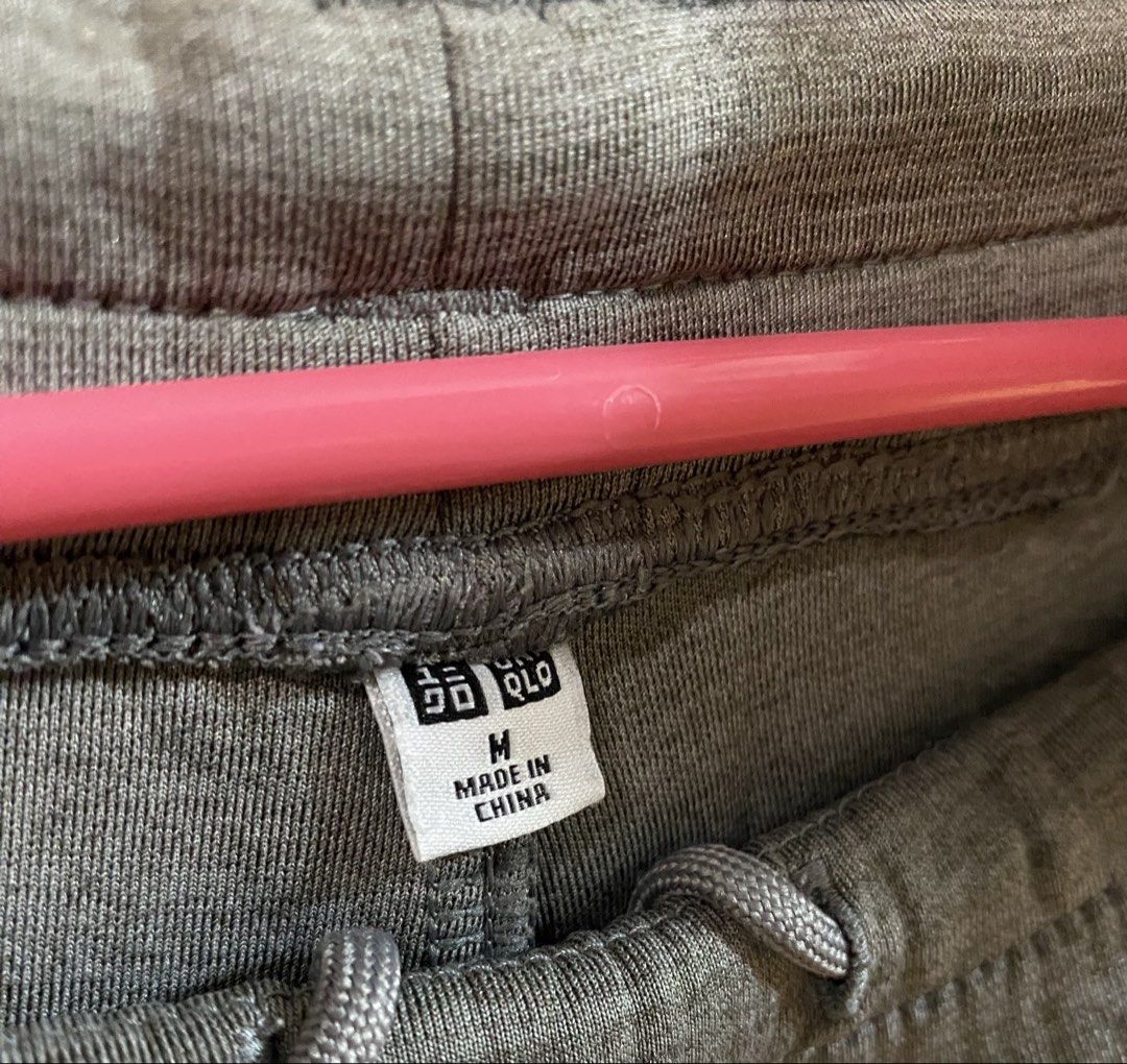 (Preloved) Uniqlo Grey Jogger Pants (Category: Joggers) located in Manila. Submitted by wild_restyle (Listing ID 1446360625, Image 2). Description: .