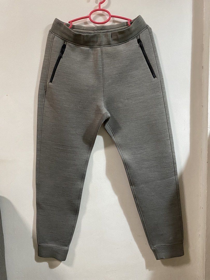 (Preloved) Uniqlo Grey Jogger Pants (Category: Joggers) located in Manila. Submitted by wild_restyle (Listing ID 1446360625, Image 1). Description: .