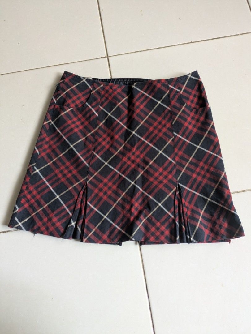 Rare Vintage 90s Burberry Blue Label Plaid Pleated Mini Skirt (Category: Skirts) located in Puchong. Submitted by garbagestuff (Listing ID 1446444338, Image 1). Description: 25'-26'.