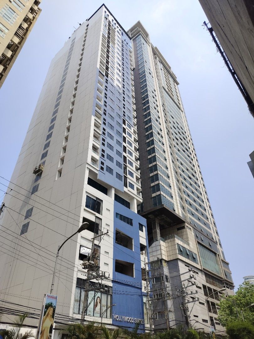 RESTAURANT SPACE FOR LEASE ERMITA MANILA (Category: Commercial) located in Manila. Submitted by commercialbroker (Listing ID 1446348327, Image 1). Description: FOR LEASE | PREMIUM SKYLOUNGE SPACE - Ideal for Restaurant, Bar, Café, or Events Location: Adriatico Street, Ermita, Manila - Directly across Robinsons Manila Elevate your business with a premium skylounge space in one of Manila's most strategic commercial locations. Designed for food, bev