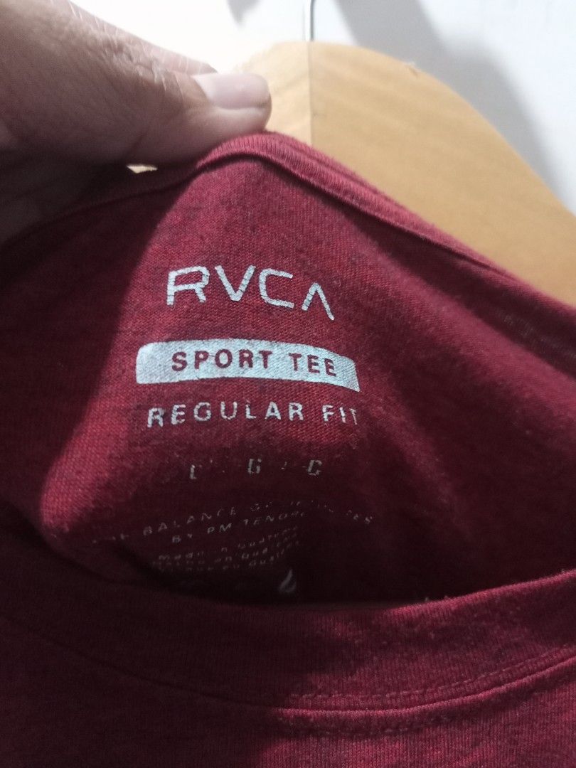 Rvca Tee Size Large to xl (Category: Activewear) located in Taguig. Submitted by mvdsh0p2022 (Listing ID 1446396820, Image 3). Description: Rvca tee Size Large to xl Width 24 Length 29 Excellent to new 450 free ship Via jnt We can do video call For safety transaction Gcash payment Taguig Pm .