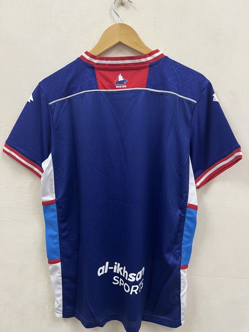 Sabah jersey (Category: Activewear) located in Jitra. Submitted by razin7978 (Listing ID 1446511368, Image 2). Description: Size L Pit 20 labuh 27 Fans issue ❤️‍🔥.