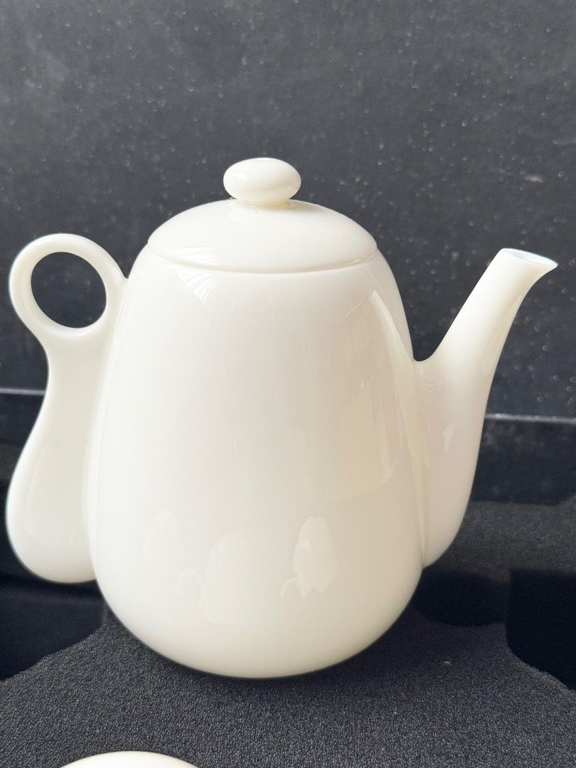 SANSA Luxury Ceramic Tea Set - Like New / Pristine Condition (Category: Coffee & Tea Tableware) located in Mabalacat. Submitted by grandstone-8b2a40 (Listing ID 1446416479, Image 3). Description: Selling an exquisite contemporary Chinese "Kung Fu" style tea set from luxury brand SANSA. Perfect for a tea lover or as a stunning display piece. ✨ KEY FEATURES: * Pristine Ceramics: Warm eggshell-white porcelain with a brilliant, spotless glossy glaze.