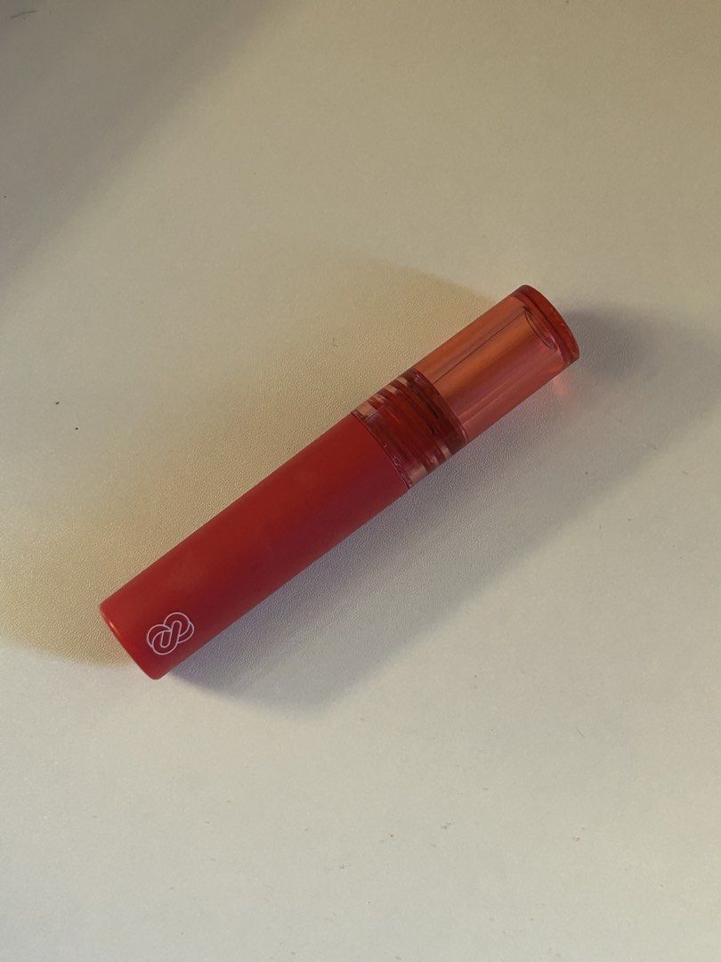 Sasi Sugar Rush Vol. 2 Lip Tint (Category: Makeup) located in Calasiao. Submitted by thaniagail (Listing ID 1446513075, Image 2). Description: - Sasi Sugar Rush Vol. 2 Lip Tint - Vibrant Red shade - Applicator included - Swatched once on hand to show color - Perfect for a natural flush or a bold lip - Easy to apply - Long-lasting wear - Swatch on last slides (Blended & Non blended) mop: bpi/gcash mod: j&t ⭐️ loc: pangasinan 📍.