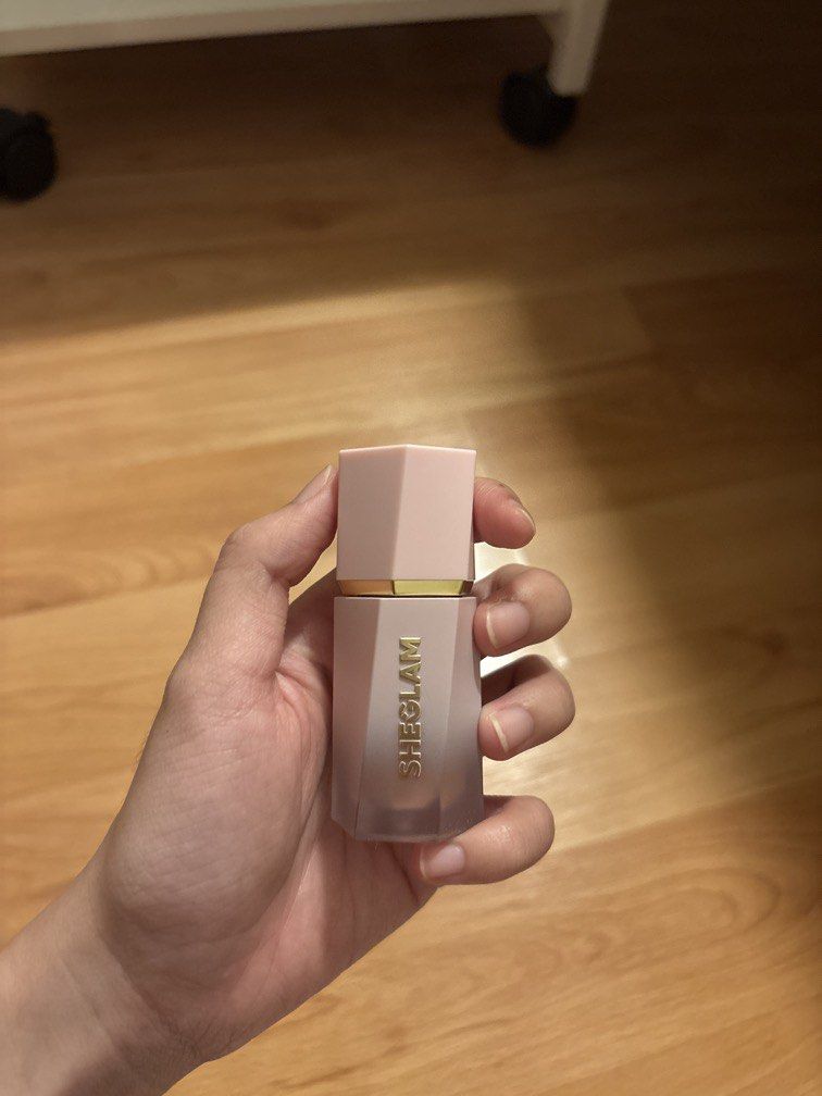 Sheglam Blush #HushHush (Category: Makeup) located in Jelutong. Submitted by selinachongg (Listing ID 1446484797, Image 1). Description: ✅used 1-2 times only .