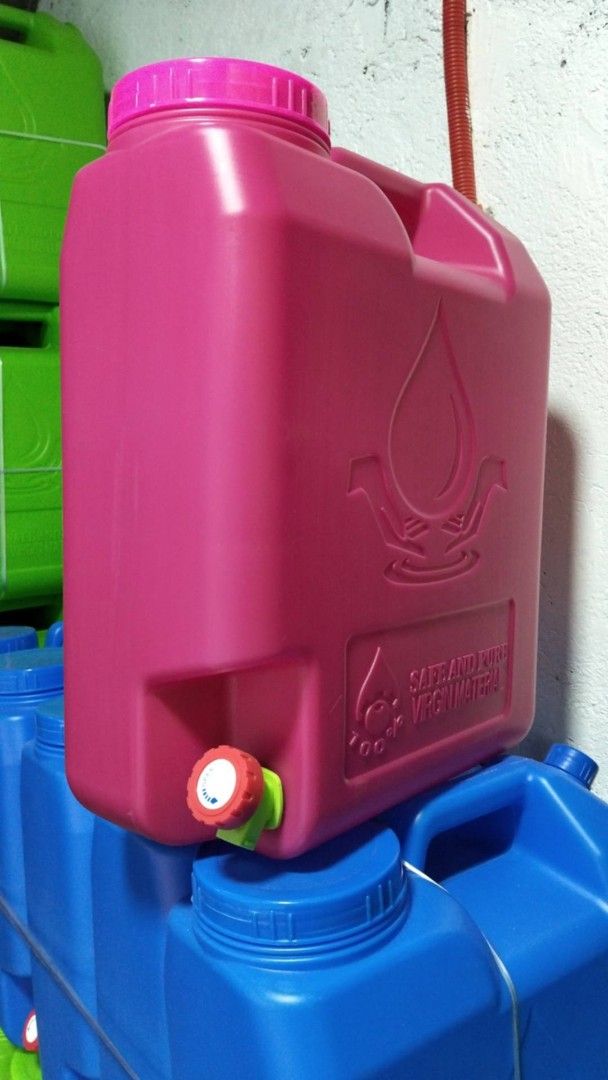 SLIM CONTAINER 5 GAL (Category: Water Bottles & Tumblers) located in Taguig. Submitted by dawatershap (Listing ID 1446498815, Image 2). Description: - Durable water jugs with built-in taps - Easy to carry with sturdy handles - Ideal for home, office, and outdoor events - Available in green, red, blue, and pink.