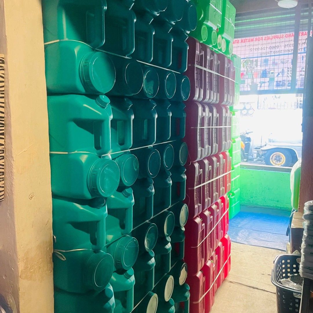 SLIM CONTAINER 5 GAL (Category: Water Bottles & Tumblers) located in Taguig. Submitted by dawatershap (Listing ID 1446498815, Image 1). Description: - Durable water jugs with built-in taps - Easy to carry with sturdy handles - Ideal for home, office, and outdoor events - Available in green, red, blue, and pink.