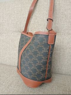 (Kategori: ) berada di . Dikirim oleh goods_4_u (ID iklan 1446365311, Gambar 1). Deskripsi: .