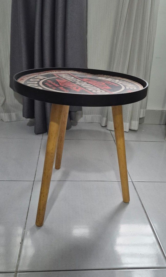 Small Table (Category: Tables & Sets) located in Kuala Lumpur. Submitted by wanmasseur (Listing ID 1446412565, Image 1). Description: Table small for put in the corner Very cute and good Likely used Free with Rack plastic No Pos Take at Bukit Jalil.