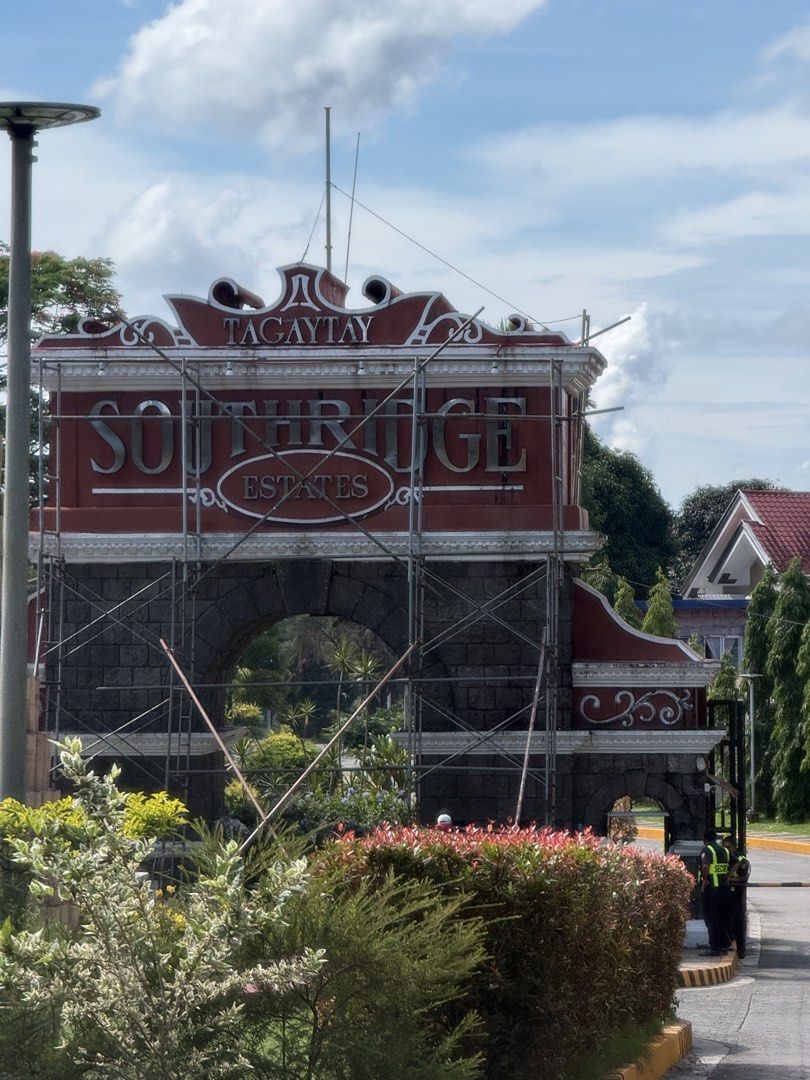 South Ridge Lot (Category: Lot) located in Paranaque City. Submitted by craftsy. (Listing ID 1446370989, Image 3). Description: Block 27, Lot 11(Inner Lot,Near the clubhouse) 370 sqm residential lot Prime location near the clubhouse for easy access to amenities *Cool Tagaytay climate all year round *Complete amenities: clubhouse, swimming pool, sports facilities, parks, playground, and jogging paths * Minutes from People’s Park in the Sky, Picnic