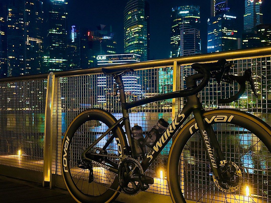 Specialized S-Works Tarmac SL7 Roval Rapide CLX (Category: Bicycles) located in Singapore. Submitted by harlee555 (Listing ID 1445312992, Image 2). Description: - Specialized S-Works Tarmac SL7 (size 52) - Roval Rapide CLX wheels - Shimano ultegra components - Di2 ultegra - Ready to hit the road - like new ( PPF) .