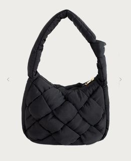 (Category: ) located in . Submitted by dailywears7 (Listing ID 1446414166, Image 1). Description: .