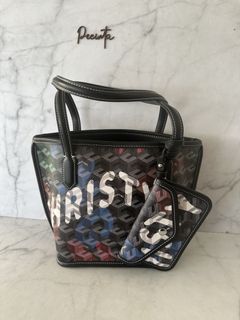 (Kategori: ) berada di . Dikirim oleh kartikaer03608 (ID iklan 1446371834, Gambar 1). Deskripsi: .