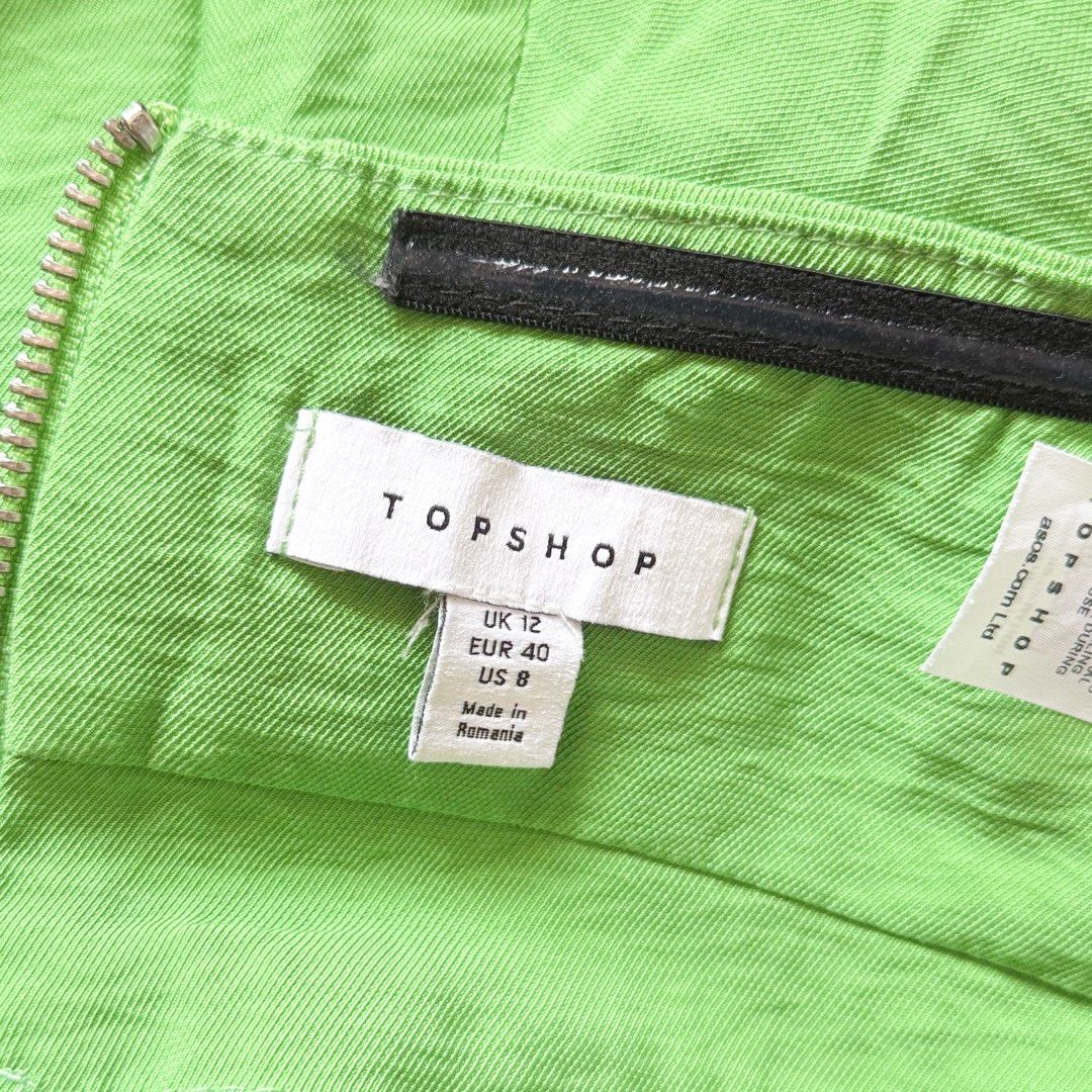 Topshop Corset Bandeau Top (Category: Sleeveless) located in Antipolo. Submitted by rosywardrobe (Listing ID 1446349923, Image 2). Description: 🎀 MAKE READING A HABIT 🎀 • No order form, no reservation! • Strictly 1 day reservation • Payment first before order processing • No return, No exchange • Don’t make an offer if you’re not 100% sure • No shipping every weekends — PAYMENT CHANNELS — • GCash • Gotyme • Maya • BDO • BPI • Unionbank — DELIVE