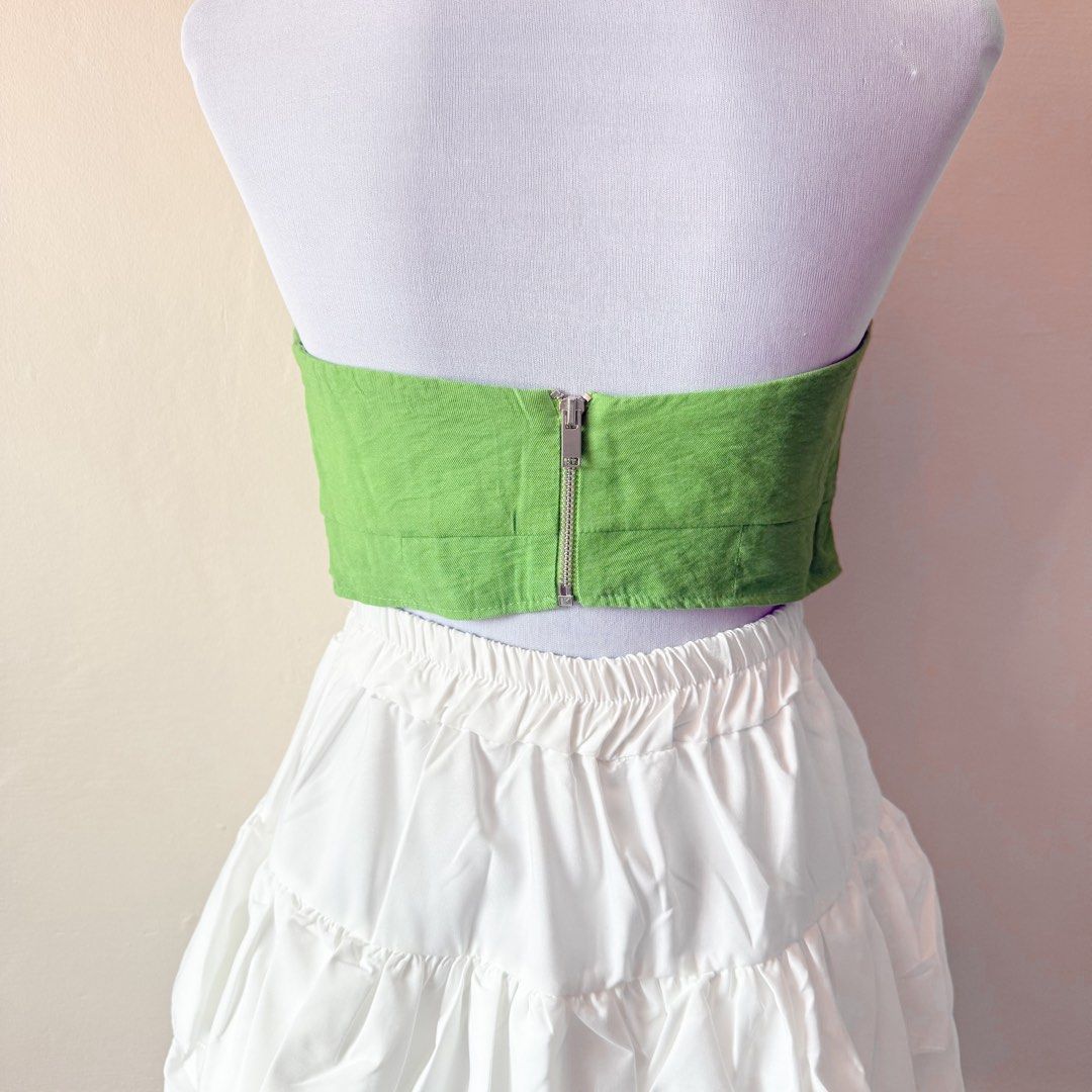 Topshop Corset Bandeau Top (Category: Sleeveless) located in Antipolo. Submitted by rosywardrobe (Listing ID 1446349923, Image 3). Description: 🎀 MAKE READING A HABIT 🎀 • No order form, no reservation! • Strictly 1 day reservation • Payment first before order processing • No return, No exchange • Don’t make an offer if you’re not 100% sure • No shipping every weekends — PAYMENT CHANNELS — • GCash • Gotyme • Maya • BDO • BPI • Unionbank — DELIVE