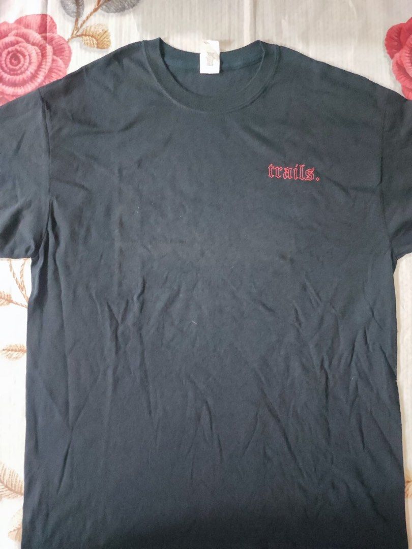 Trails (eclipse) (Category: Tshirts & Polo Shirts) located in Karangan. Submitted by thirstee666 (Listing ID 1446360510, Image 1). Description: Pit : 21x29 Tag : gildan ultra cotton Price excludes postage .
