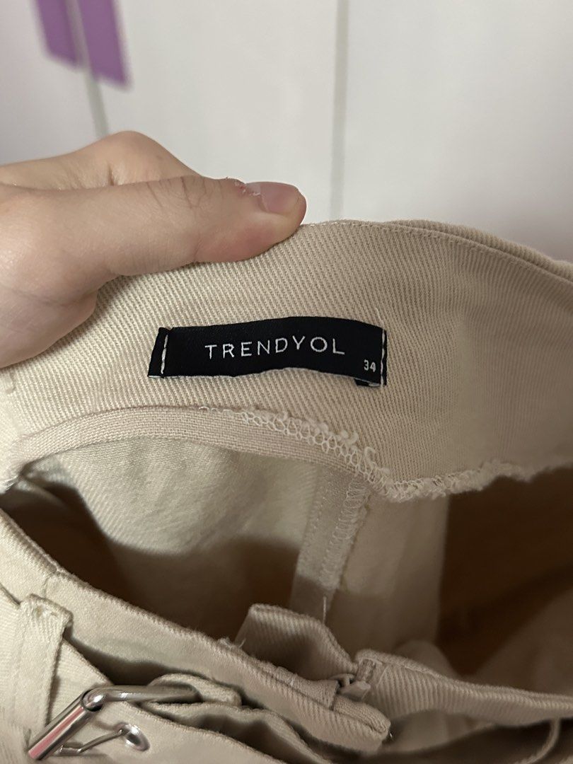 TRENDYOL Beige Belted Cargo Pants Size 34 (Category: Other Bottoms) located in Quezon City. Submitted by jannaht (Listing ID 1446400008, Image 2). Description: PM if you have any inquiries Rfs: clearing my closet.