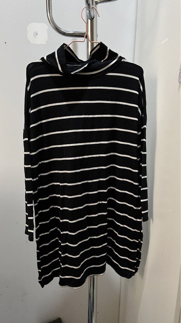 tunik garis-garis perempuan wanita hitam putih (Kategori: Atasan) berada di Jakarta Timur. Dikirim oleh bebekmadura (ID iklan 1446453212, Gambar 2). Deskripsi: .