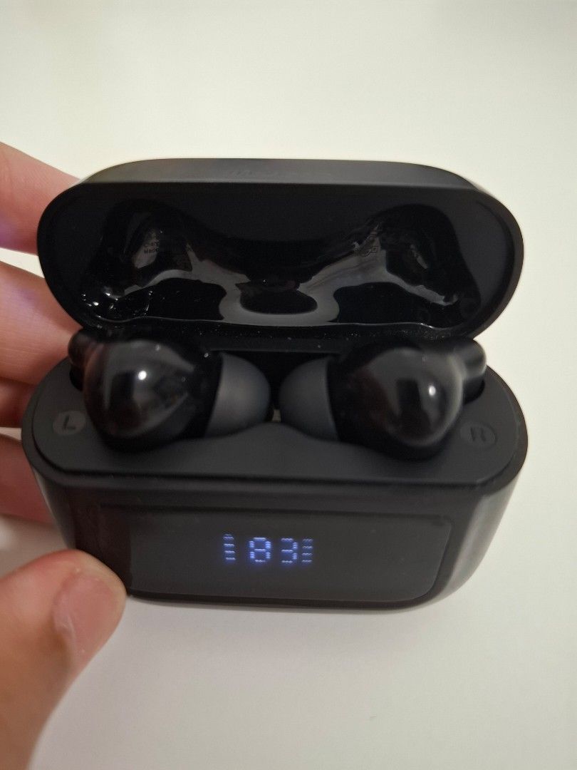 TWS (True Wireless Stereo)