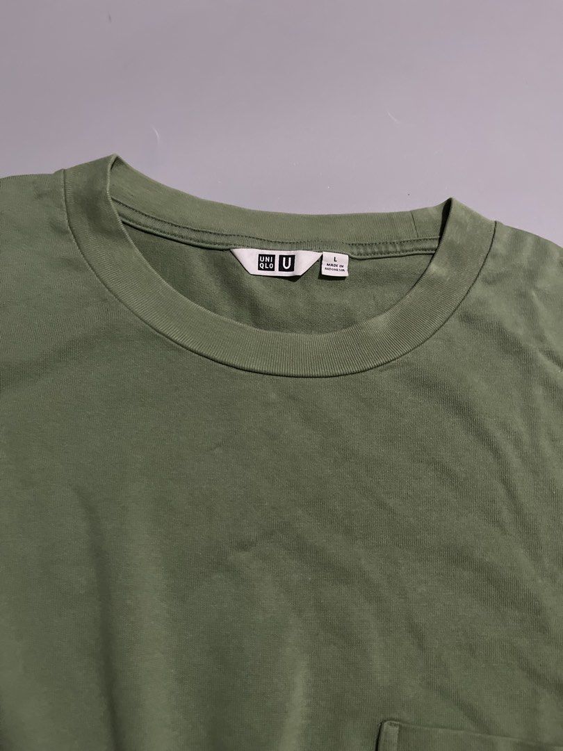 Uniqlo Boxy Green Pocket Tee (Category: Tshirts & Polo Shirts ) located in Angeles City. Submitted by andreiboughts (Listing ID 1446520292, Image 2). Description: Length: 26.5 Width: 21 Condition: 9.8/10 Color rate: 9.8/10 Issue (s): None Complete Tags ✅ Large on tag.