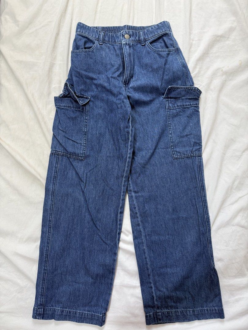 Uniqlo Cargo Jeans w/ garter + strings (Category: Jeans) located in Bacoor. Submitted by c8declutters (Listing ID 1446411540, Image 1). Description: Uniqlo Cargo Jeans w/ garter + strings (adjustable) Color: Dark Blue Size: Small Condition: used a few times only Price: ₱750.