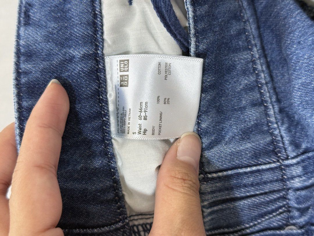 Uniqlo Cargo Jeans w/ garter + strings (Category: Jeans) located in Bacoor. Submitted by c8declutters (Listing ID 1446411540, Image 2). Description: Uniqlo Cargo Jeans w/ garter + strings (adjustable) Color: Dark Blue Size: Small Condition: used a few times only Price: ₱750.