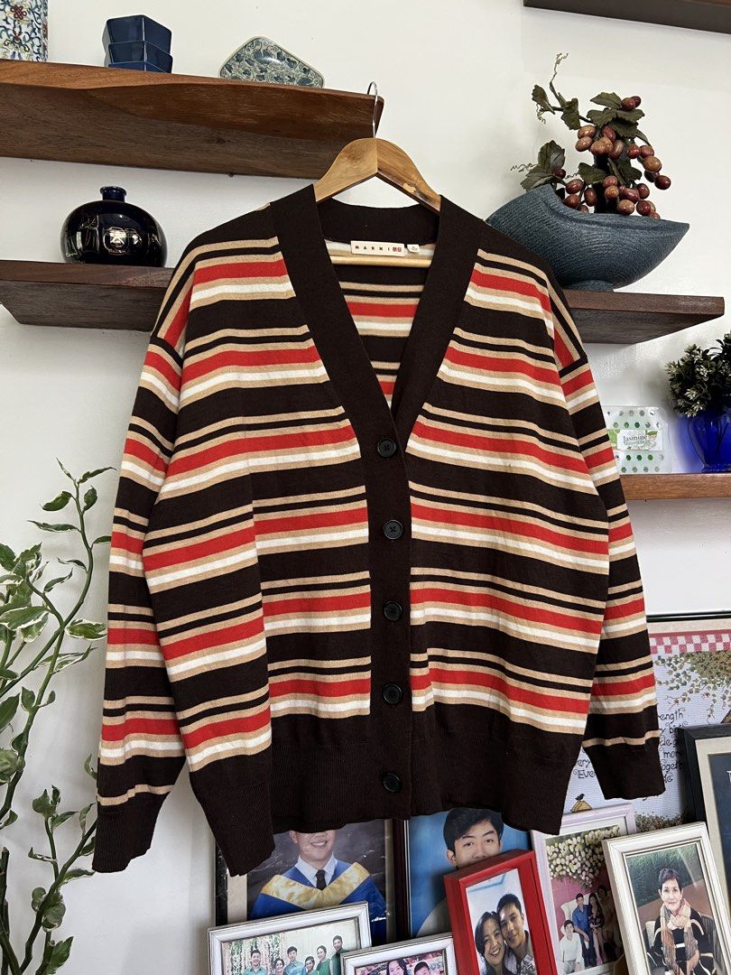 UNIQLO X MARNI (UNISEX) (Category: Activewear) located in Solano. Submitted by aljoners (Listing ID 1446409030, Image 3). Description: Size: XL Width: 25 Length: 27 Color rate: 10/10 Condition: 10/10 Issue/s: None “Color may vary due to lighting”.