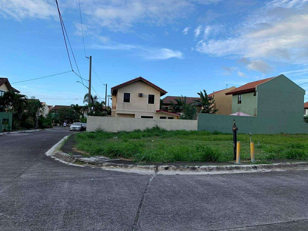 Vacant Corner Lot Rush For Sale! (Category: Lot) located in Manila. Submitted by kayepsm (Listing ID 1446442032, Image 1). Description: ✨🏡Amalfi Heights (The Island Park)🏡✨ Located only right along the Molino-Paliparan Road! CORNER LOT!! 180SQ M Perfect size, lot and community for building your dream home! Everything your family needs is just a quick drive away! 🚗👇 🎒 TOP-TIER EDUCATION St. Paul College Island Park – 1 to 2 mins (Located safe