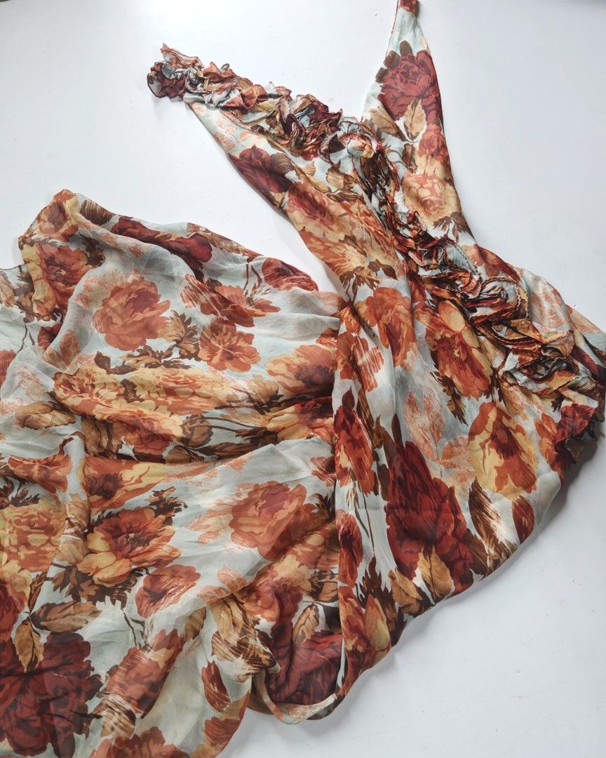 Sold - - Vintage Episode 100% silk (Category: Dresses) located in Solano. Submitted by fleurdefarine (Listing ID 1446380101, Image 2). Description: 100% silk .
