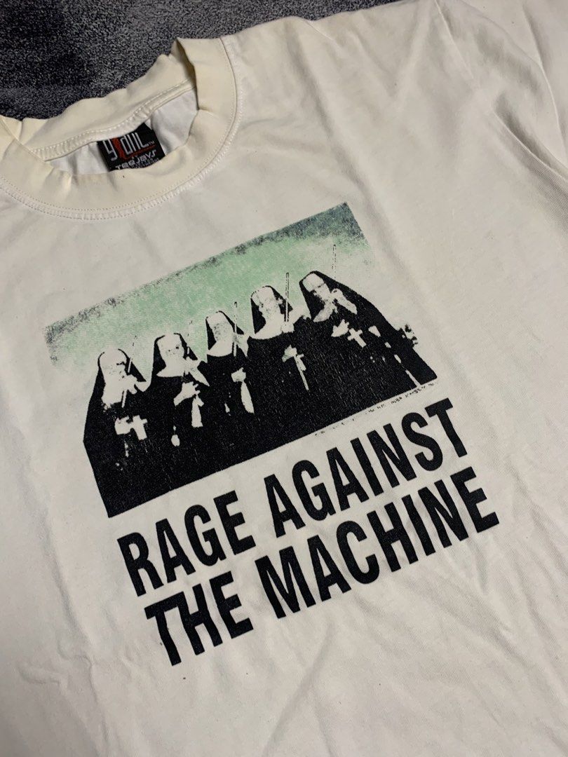 Vintage ratm rage against the machine (Kategori: Atasan) berada di Godean. Dikirim oleh 70.Second (ID iklan 1446479376, Gambar 2). Deskripsi: Sz L Kondisi spt di foto.