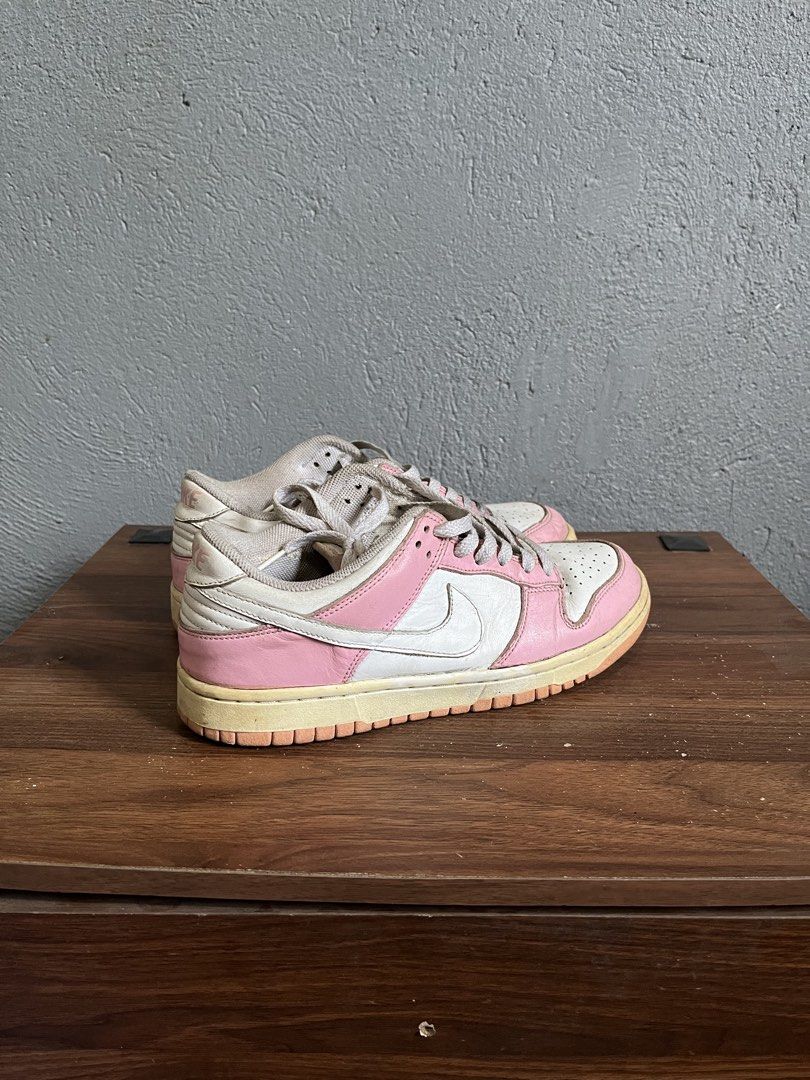 Vintage real pink nike dunk 2008 (Category: Sneakers) located in Dumaguete. Submitted by junardaranas (Listing ID 1446490580, Image 1). Description: Vintage pair year 2008 8.5/10 condition (wearable) Needs cleaning Size 8 US Original/Legit no box Price is negotiable .