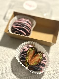 (Category: ) located in . Submitted by bakesbycel (Listing ID 1446393109, Image 1). Description: .