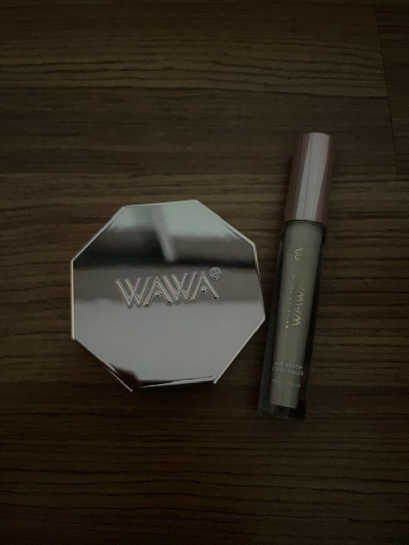 WAWA Highlighter & Concealer Makeup (Category: Makeup) located in Subang Jaya. Submitted by mypreloved4you (Listing ID 1446500637, Image 1). Description: - WAWA Shine & Define Highlighter RM15 - WAWA Air Brush Concealer (Light) RM10 -both rarely use (98% left) -take both get free shipping for Semenanjung Malaysia .