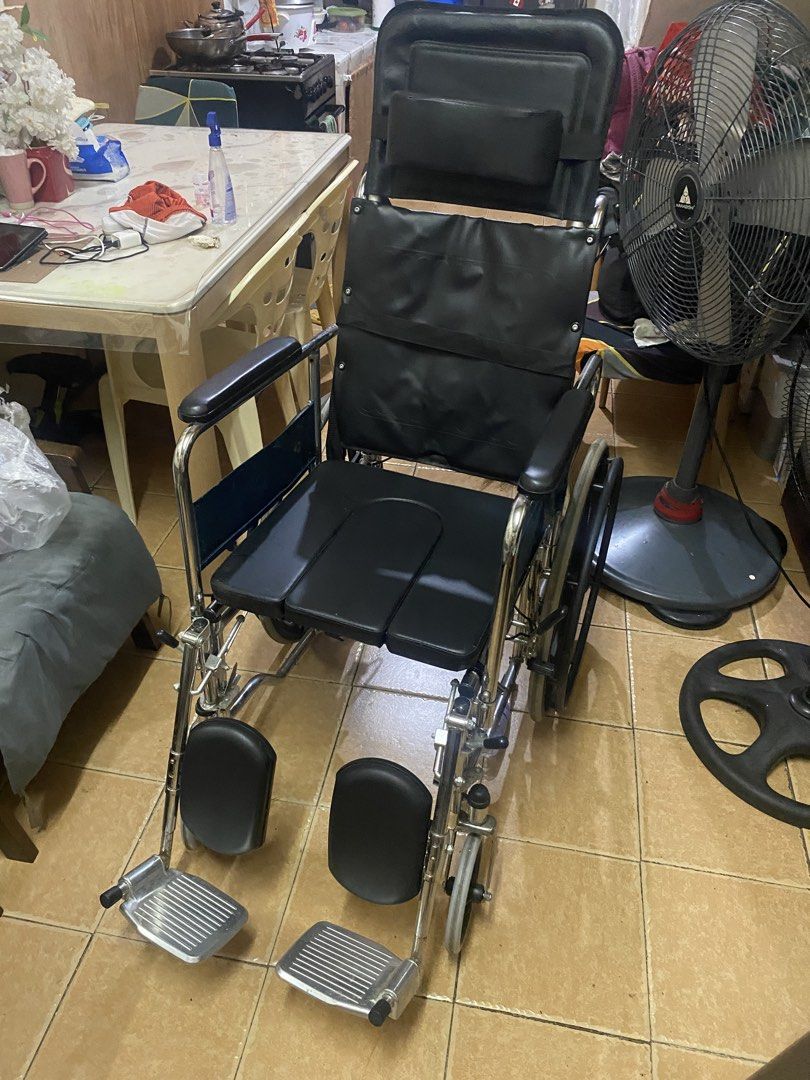 WHEELCHAIR (Category: Wheelchairs) located in Manila. Submitted by kidclutter (Listing ID 1446421242, Image 3). Description: Medical Depot Wheelchair 3 times lang po nalabas used but not abused thru pick up or lalamove only.