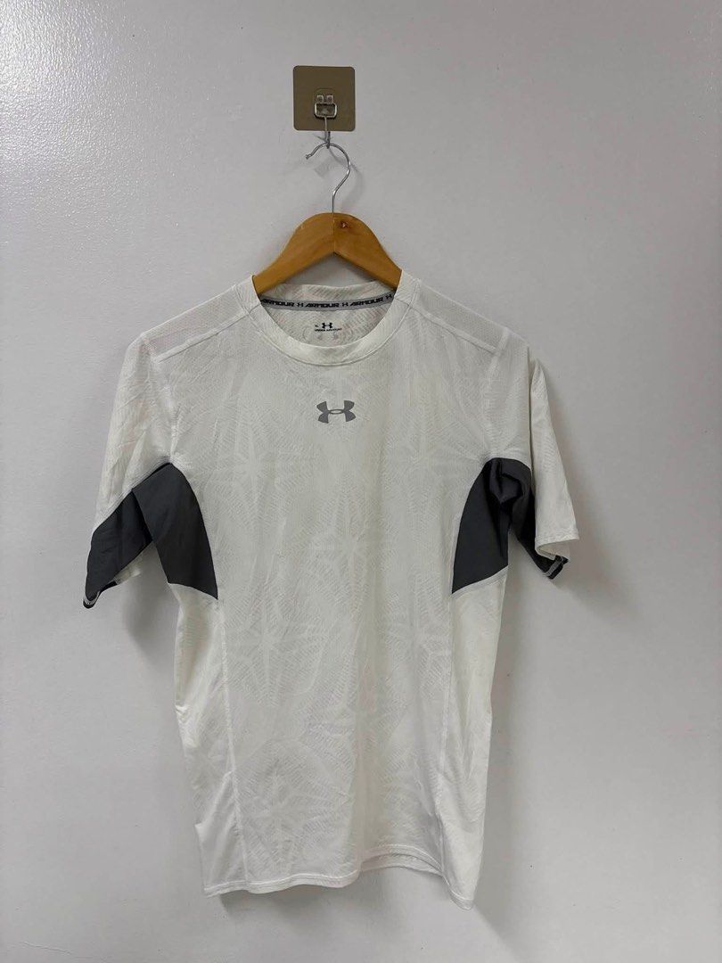White HeatGear Short Sleeve (Category: Activewear) located in San Fernando. Submitted by wintersummerboutique (Listing ID 1446403200, Image 3). Description: Under Armour Compression Shirt Men’s White HeatGear Short Sleeve Xl on tag Width 19 Length 25 Excellent condition Pampanga.