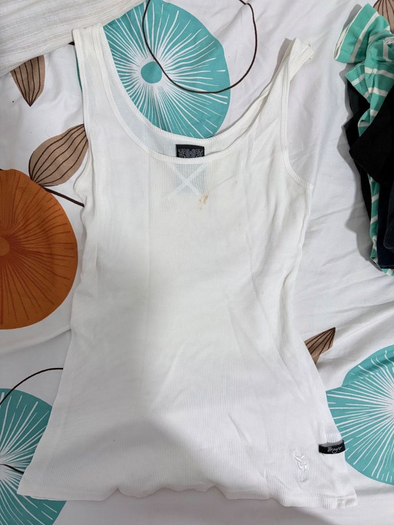 White Long Bayo Sleeveless Top (Category: Sleeveless) located in Caloocan City. Submitted by chokobutter (Listing ID 1446457070, Image 2). Description: .