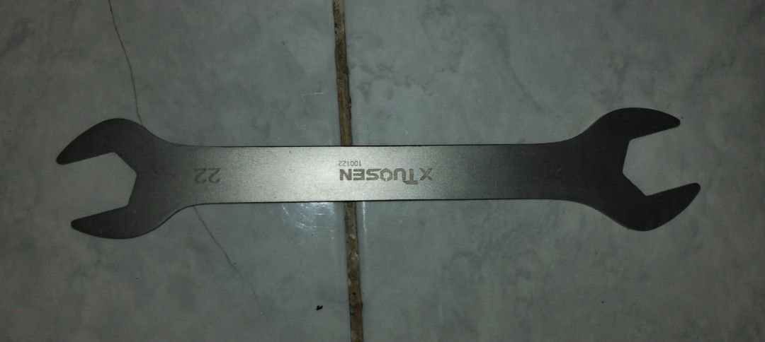 XTUOSEN Spanner Wrench Set 19mm 22mm (Category: Construction Tools & Equipment) located in Marikina City. Submitted by alextiradlpt (Listing ID 1446423392, Image 2). Description: - Set of XTUOSEN Spanner Wrenches - Includes sizes: 19mm and 22mm - Thin profile design for easy access in tight spaces - Made from durable metal for long-lasting use - Perfect for bicycle maintenance and general repairs.