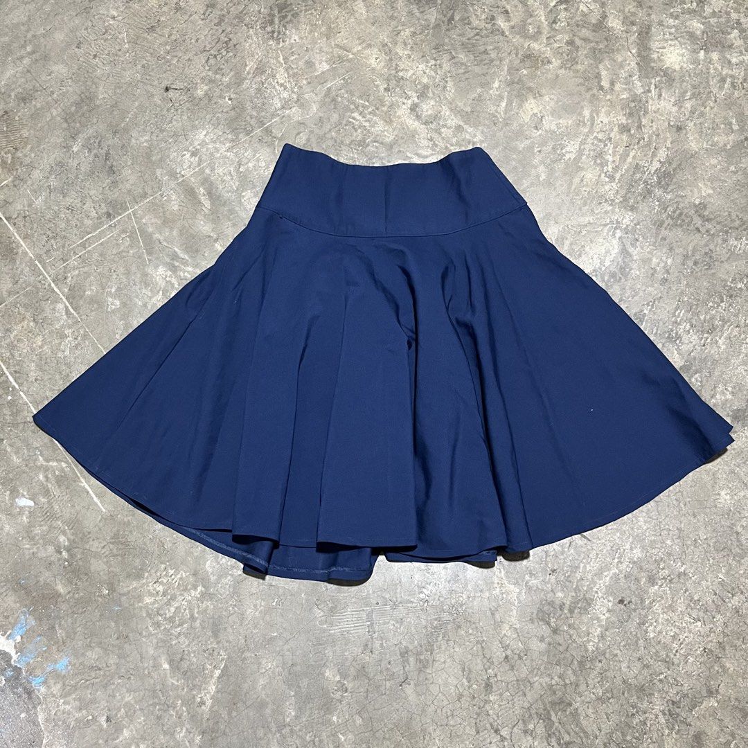 Yohji Yamamoto Skirt (Category: Skirts) located in Marikina City. Submitted by wayupcollective (Listing ID 1446521190, Image 3). Description: Yohji Yamamoto Skirt Guaranteed auth No size tag and tag Good as new No flaws Measurement (inches) Waist: 28” Length: 25” .