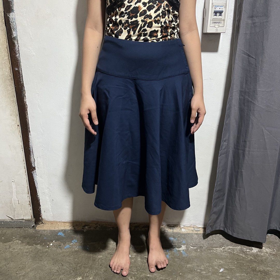 Yohji Yamamoto Skirt (Category: Skirts) located in Marikina City. Submitted by wayupcollective (Listing ID 1446521190, Image 1). Description: Yohji Yamamoto Skirt Guaranteed auth No size tag and tag Good as new No flaws Measurement (inches) Waist: 28” Length: 25” .