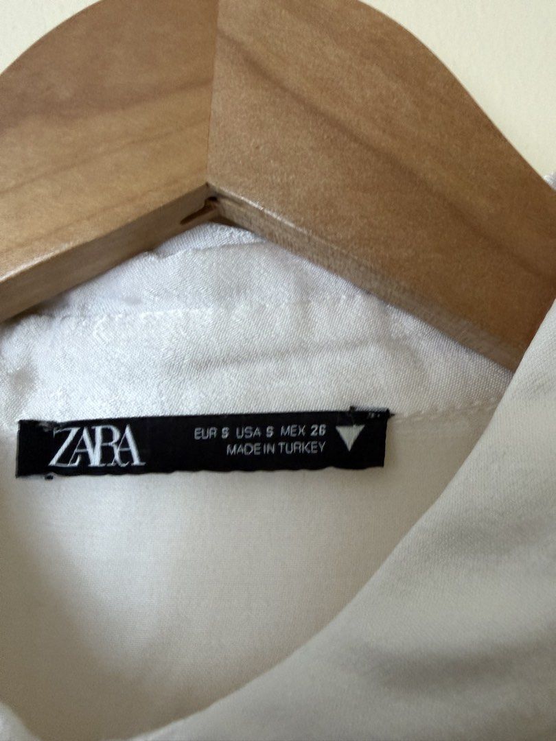 Zara satin collared drape top (Category: Blouses) located in Makati City. Submitted by cutefabph (Listing ID 1446462611, Image 3). Description: 🛍️Pls.take time to read… 🛍️ Pls take note that some ww photos are inspired & not the actual one itself. 🛍️🛍️Gentle Reminder:🛍️🛍️ We measured every item esp trousers & other bottoms thru flat-lay… We will not allow refund & return anymore. So pls take time to read the description box to avoid hassle 