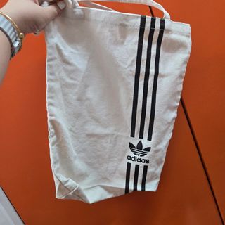 (Category: ) located in . Submitted by prettythings_ (Listing ID 1446695497, Image 1). Description: .