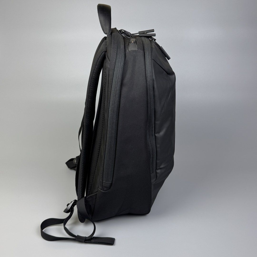 Aer - Daypack 2 Black Nylon Backpack (18L) (Category: Backpacks) located in Quezon City. Submitted by japon_rose (Listing ID 1446574004, Image 3). Description: READ DESCRIPTION FIRST BEFORE YOU START A DEAL GUARANTEED AUTHENTIC ❗️ Aer - Daypack 2 Black Nylon Backpack (18L) Color: Black Dimensions: Length: 18 Under: 5.5 (MEASURED IT BY INCHES) Condition: It has a light sign of usage inside yellowing of nylong can be seen on photo other than that h