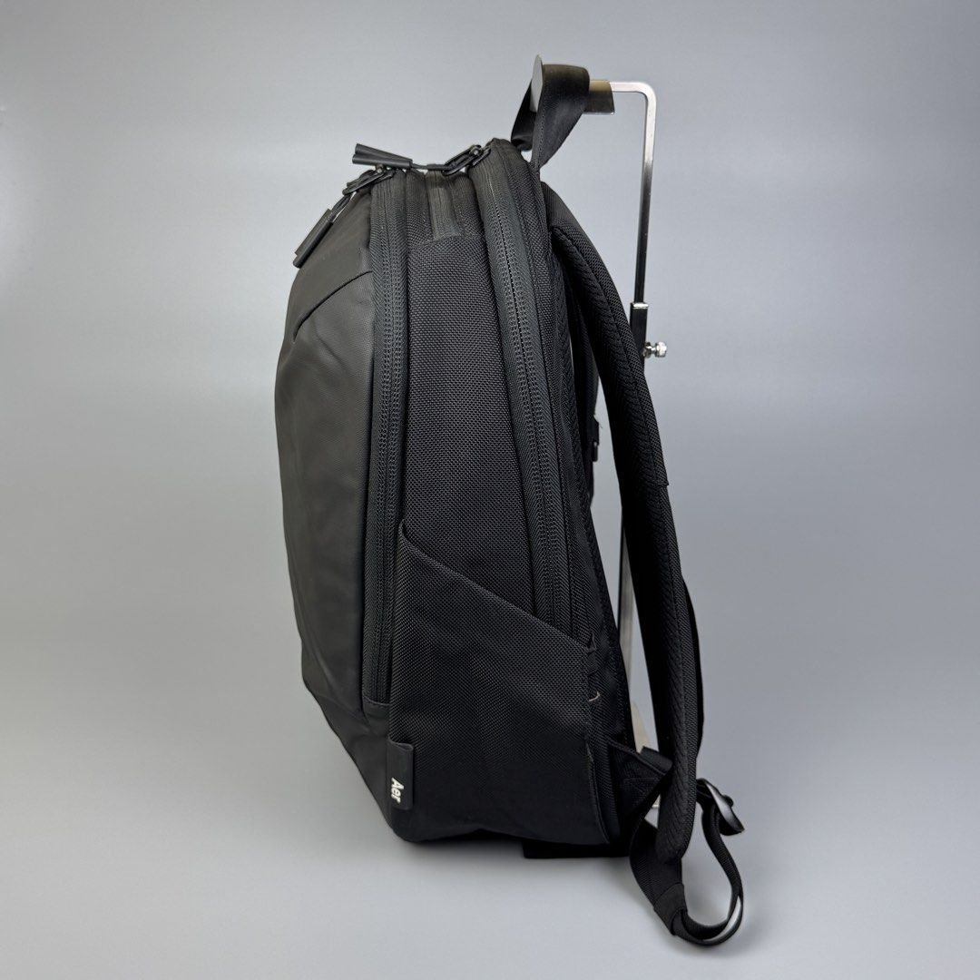 Aer - Daypack 2 Black Nylon Backpack (18L) (Category: Backpacks) located in Quezon City. Submitted by japon_rose (Listing ID 1446574004, Image 2). Description: READ DESCRIPTION FIRST BEFORE YOU START A DEAL GUARANTEED AUTHENTIC ❗️ Aer - Daypack 2 Black Nylon Backpack (18L) Color: Black Dimensions: Length: 18 Under: 5.5 (MEASURED IT BY INCHES) Condition: It has a light sign of usage inside yellowing of nylong can be seen on photo other than that h