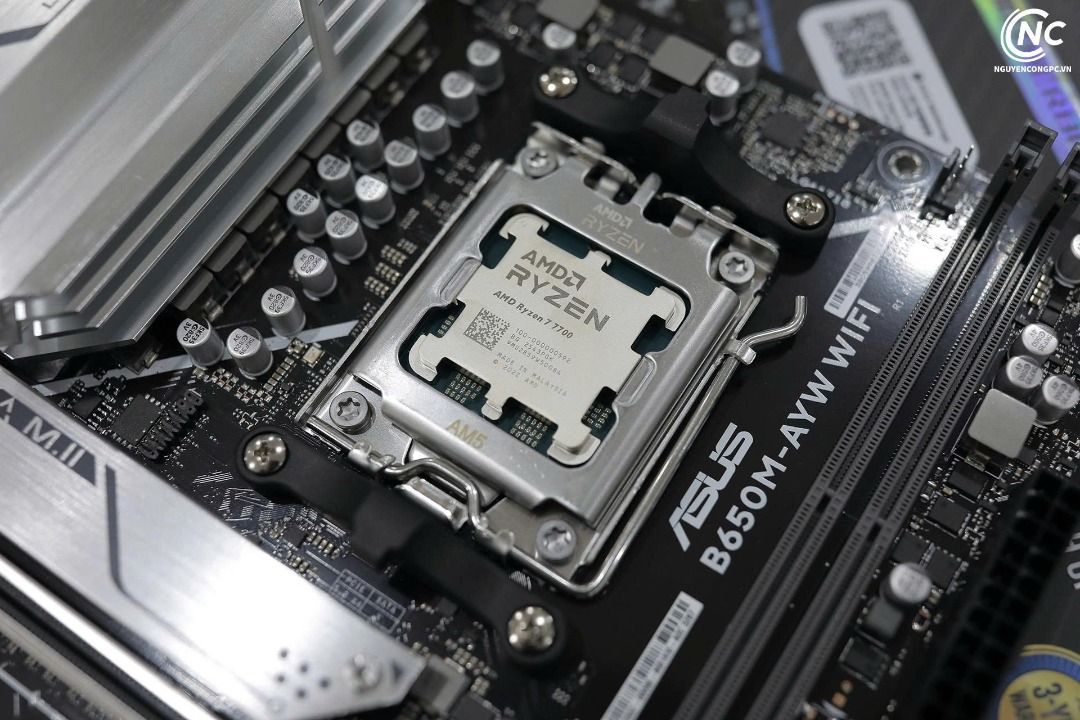 AMD Ryzen 7 7700 Desktop Processor Am5 Gaming CPU